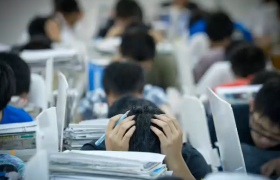 高考庆功宴的微信朋友圈，一场比一场丰盛。网友：图6是来搞笑的吗？